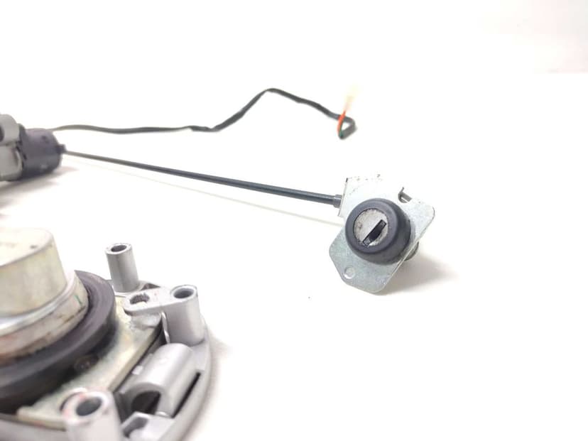 APRILIA TUONO 125 / RS4 Komplet Zamków Stacyjka Wlew Paliwa Zamek