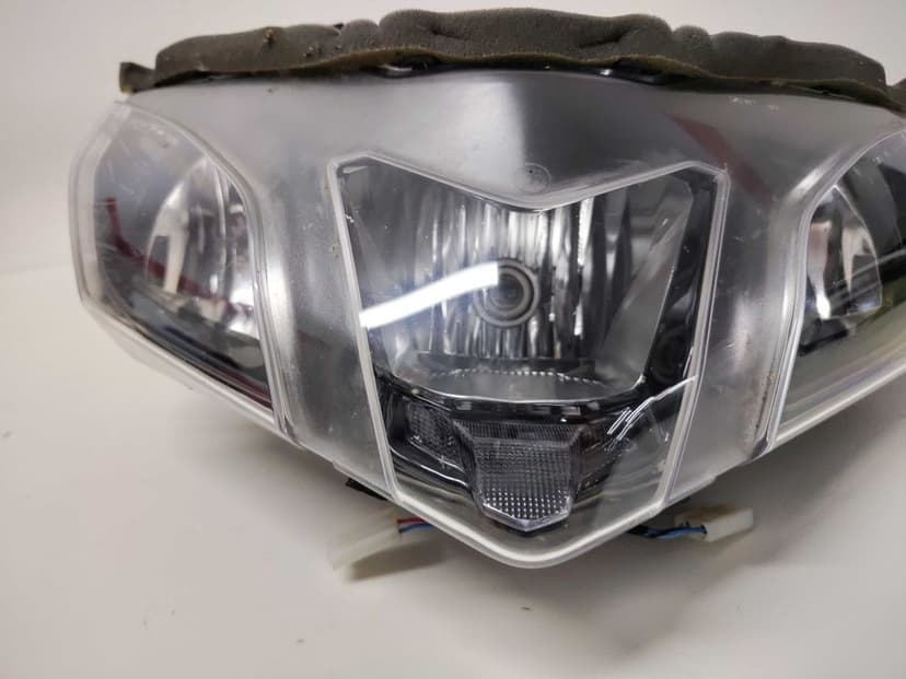 APRILIA TUONO 125 Reflektor Lampa Przednia Przód