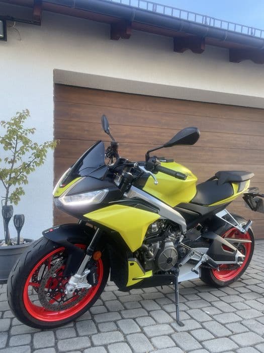 Aprilia Tuono 660
