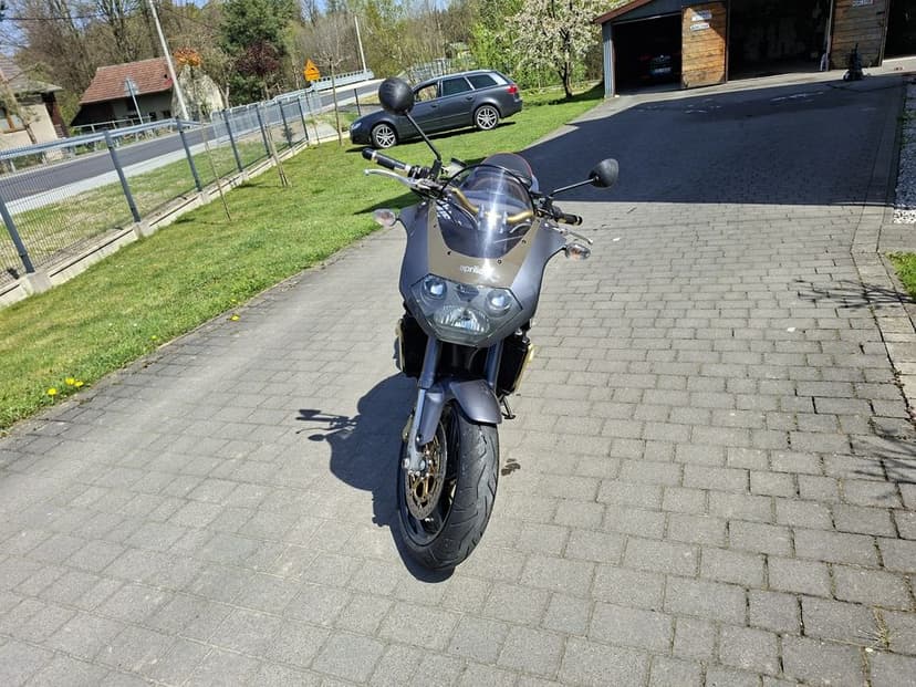 Aprilia   Rsv TUONO 1000