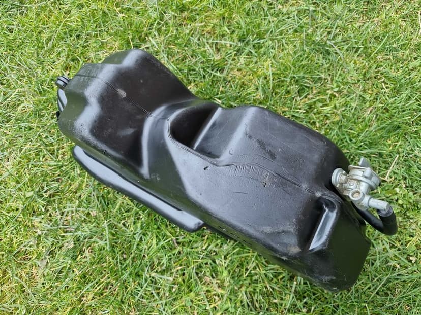 Zbiornik paliwa bak Kawasaki KX 125 / 250 r. 92-93 stan BDB