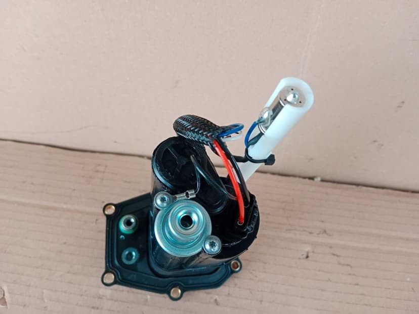 Ducati Panigale 959 Pompa Paliwa 16-19