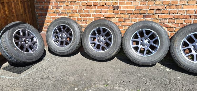 Koła / opony / felgi Jeep Wrangler 18” 255/70 R18
