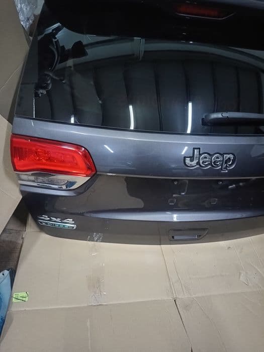 Tylna klapa Jeep grand Cherokee Wk2 PAU
