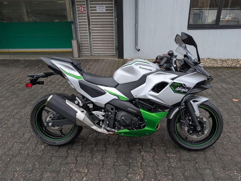 Kawasaki Ninja 7 hybrid tylko 300 km nowa fv23% 4 lata gwarancji.