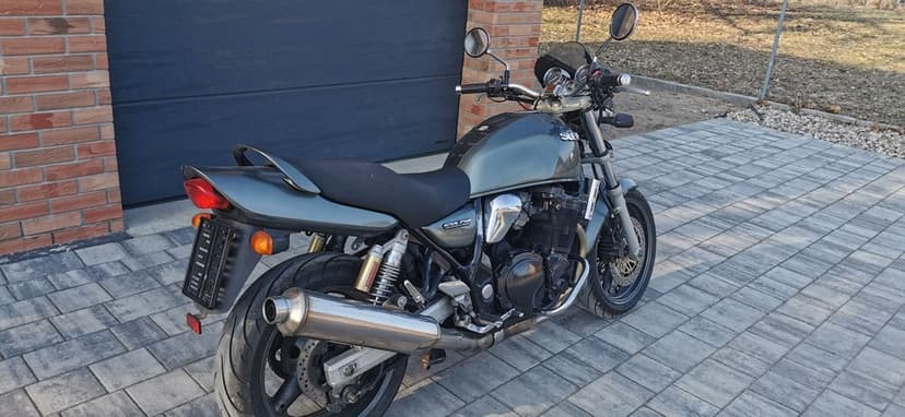Suzuki gsx 750 AE inazuma