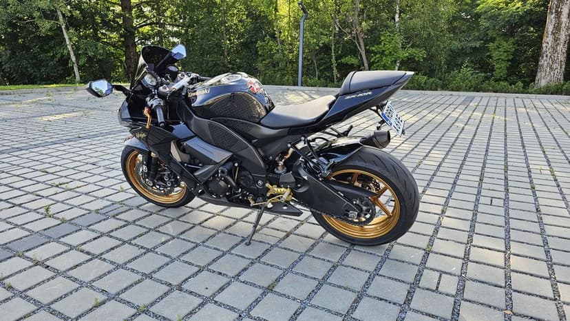 Kawasaki ninja  ZX 10 R 3gen (nie r1 gsxr cbr)