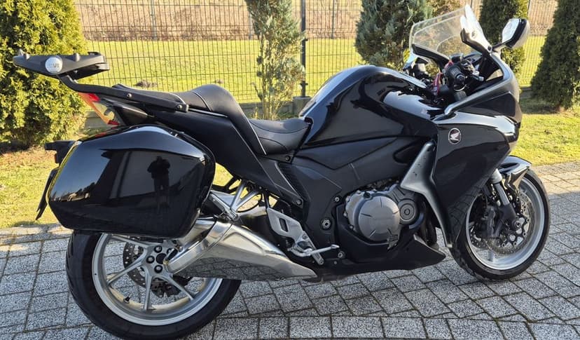 Sprzedam Honda Vfr1200 f