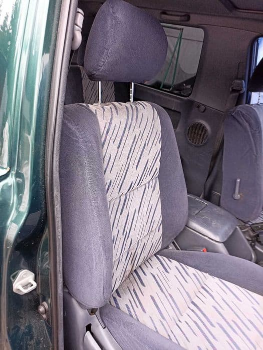 Toyota land cruiser 90 3drzwi fotel przedni prawy