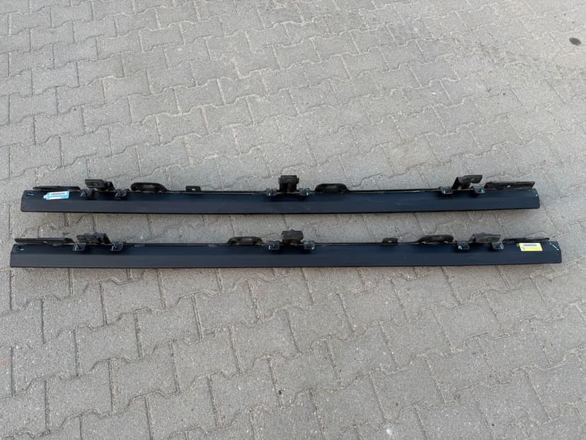 Progi boczne / Listwy boczne / Osłony progów bocznych Jeep Wrangler JL