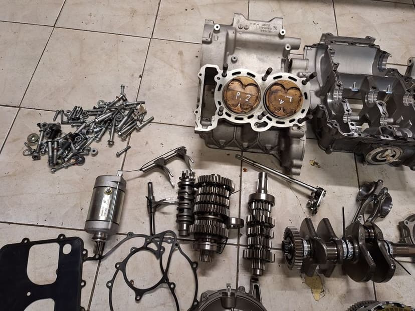 Aprilia Tuono 660 silnik części kapa cylinder blok wał głowica rs 660