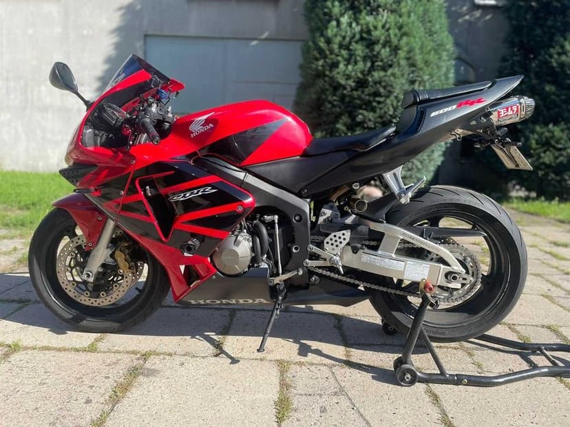 Honda CBR 600 RR - rezerwacja do 12.03