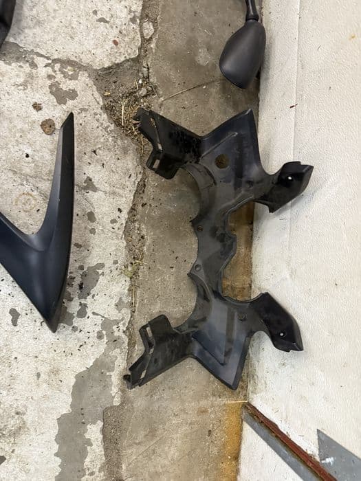 Yamaha Fz6 s1 s2 częsci stopka plastik silnik osłona