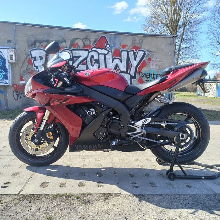 YAMAHA R1 RN12 1000cc 180km