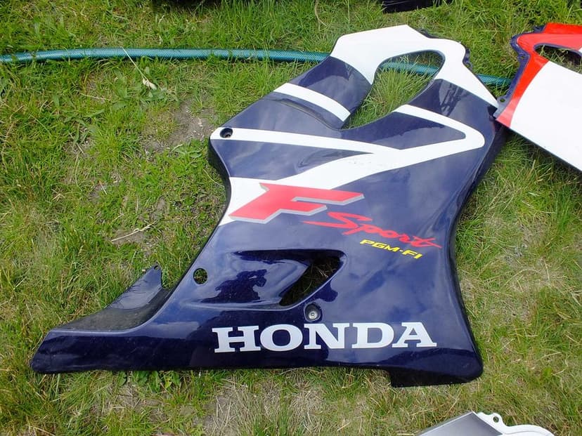 Honda cbr 600 f4 f4i owiewka bok zadupek
