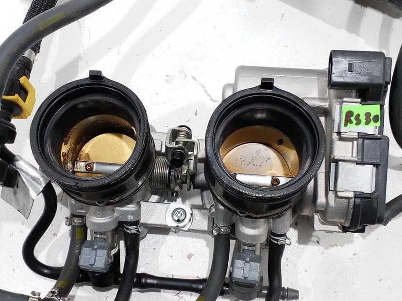 Aprilia RS 660 przepustnice wtryski pełna moc komplet