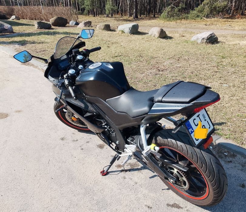 Yamaha YZF-R125 kat. B. Rok 2023 przebieg 9500 km idealny stan