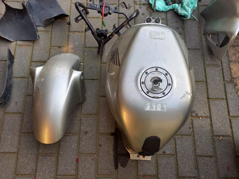 Honda vfr 800fi 98-02 zbiornik chłodnica zadupek zegary lagi bok set
