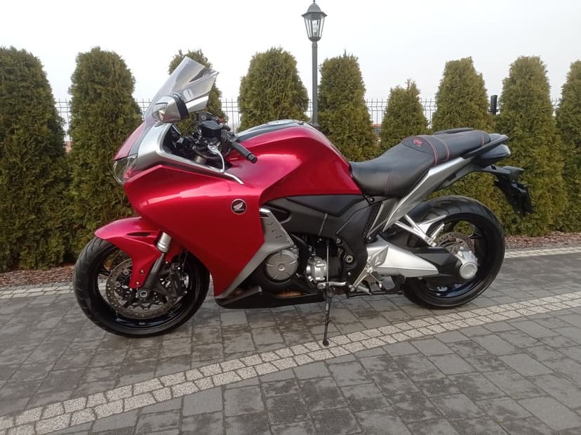 Honda VFR 1200 . 19 tys km  pełen serwis