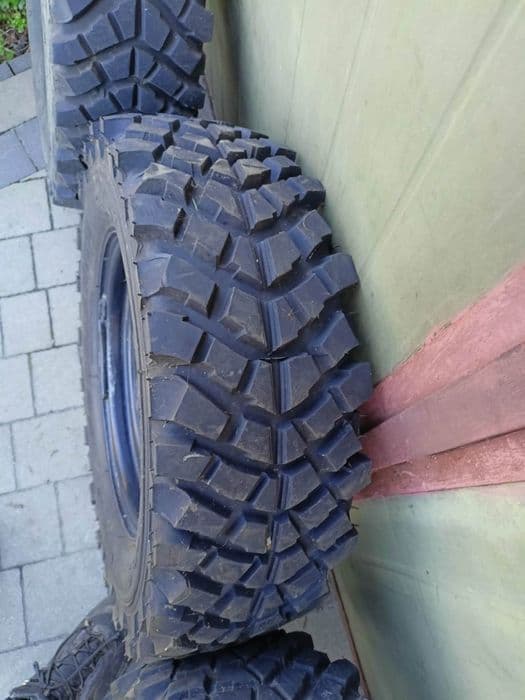 Koła terenowe do Suzuki Samurai /SSprzedam komplet kół terenowych dedykowanych do Suzuki Samurai (pasują też do Vitary / Jimny / Lada Niva).uzuki Vita
