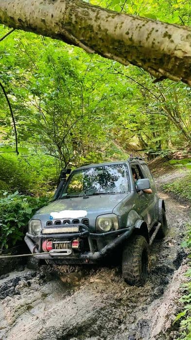 Suzuki Jimny - off-road