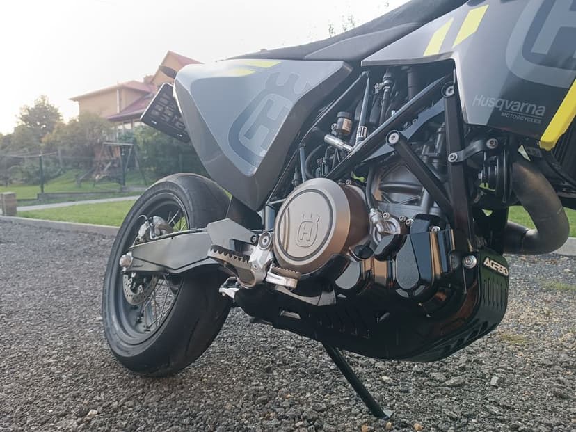 Husqvarna 701 SM sportowy wydech arrow zamiana