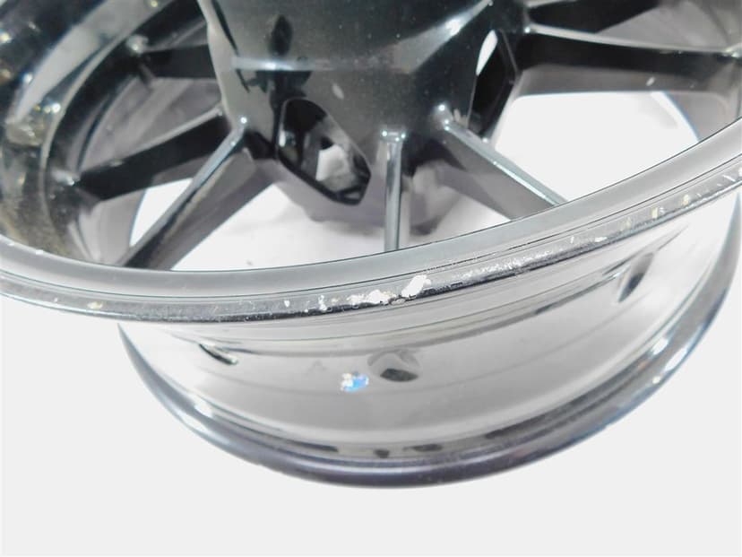 FELGA KOŁO TYŁ BMW S1000RR K46 09-11 7701485 BIJE RANT