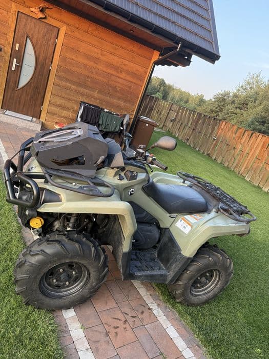 Can-am Outlander PRO 650 /800  2019 r super stan Zarejestrowany