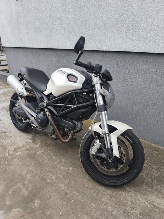 Ducati monster 696