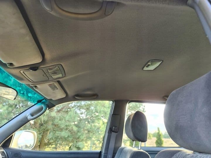 fotele kanapa środek wnętrze komplet 3 drzwi land cruiser 120 d4d lift