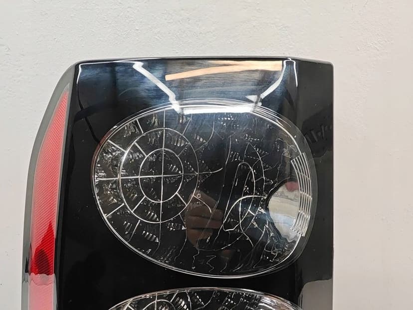 Land Rover Discovery 3 III Lampa Lewy Tył