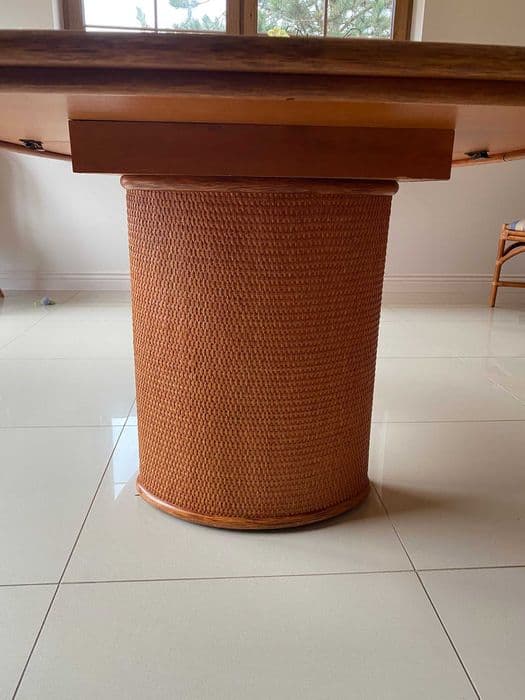 Unikatowy zestaw pięknych, klasycznych mebli ratanowych