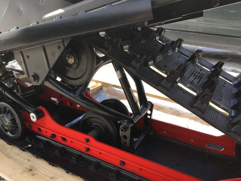 Skuter śnieżny Lynx Adventure LX 600 ACE 2025 model 2026 F-vat