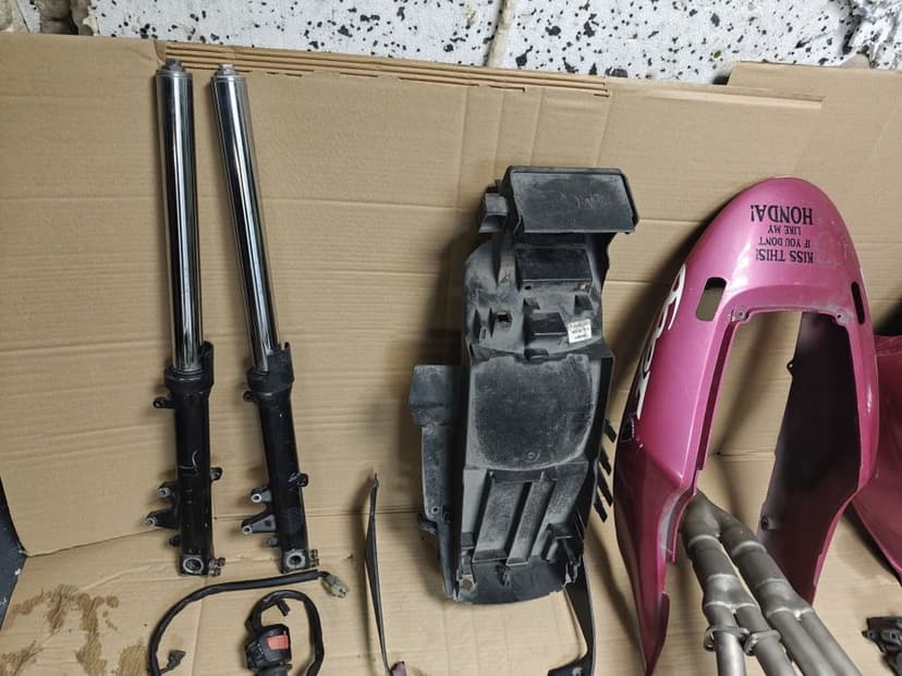 Części i owiewki Honda CBR 600 F3 PC35