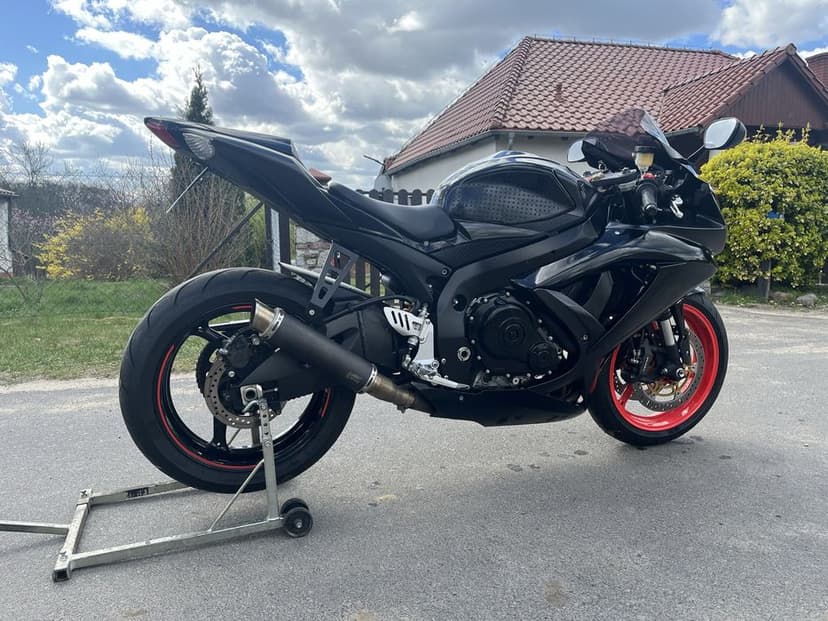 Suzuki Gsxr 750 k8