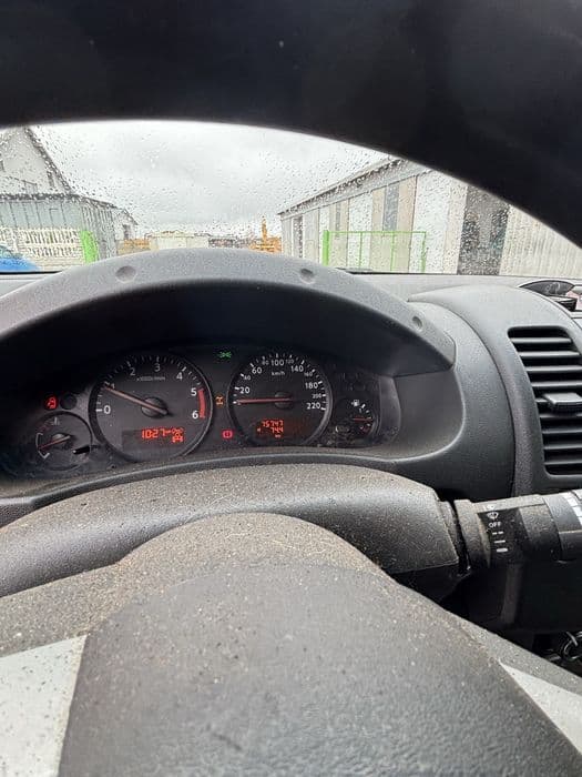 Samochód Nissan navara