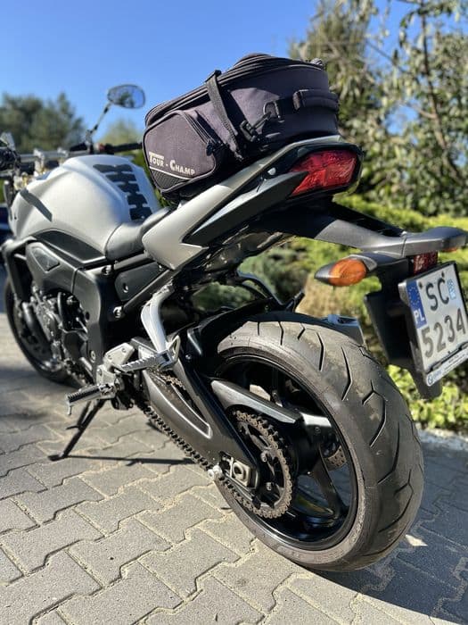 Motocykl Yamaha FZ 1 pojemność 998cm3