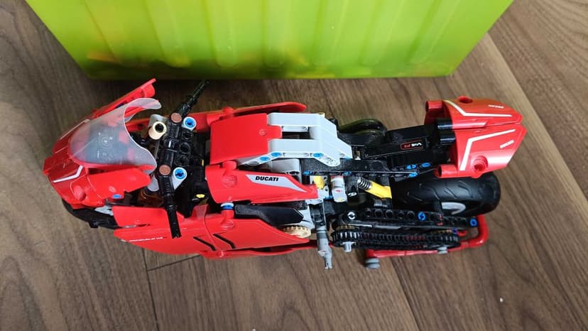 LEGO Technic Ducati Panigale V4 R