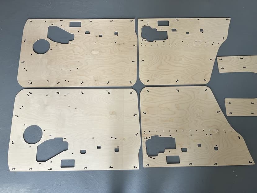 Boczki drzwi, tapicerka Nissan Patrol Y60 Long Długi