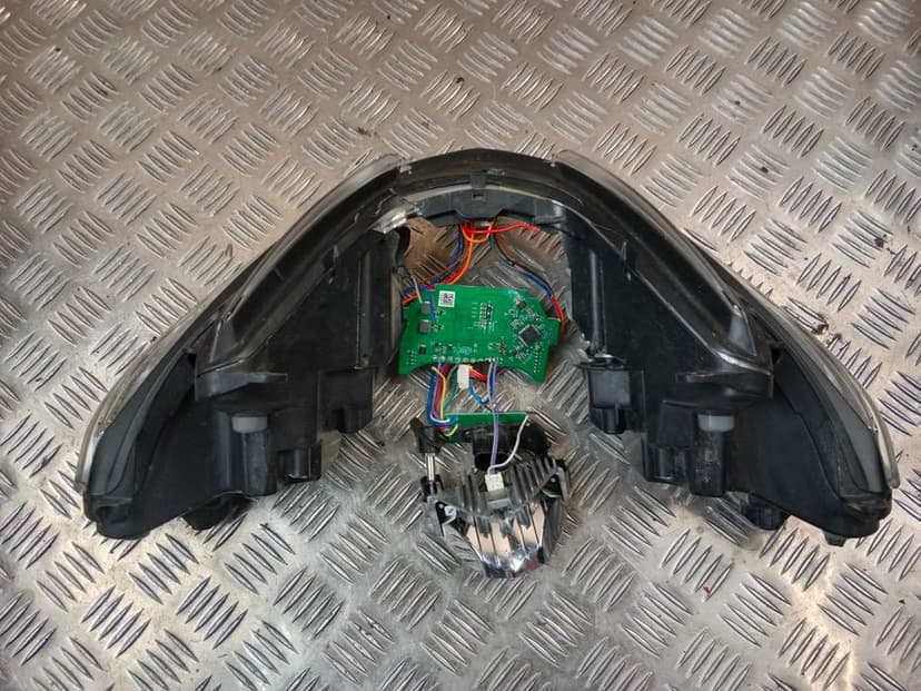 Aprilia RS 660 Reflektor Przedni Lampa Przód Przednia 20-25