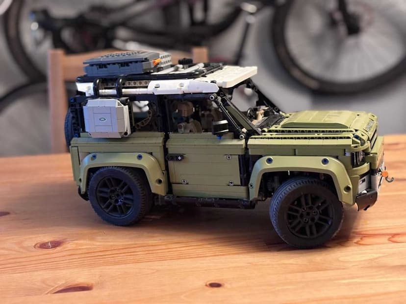 LEGO Technic Land Rover Defender 42110 – komplet + instrukcja
