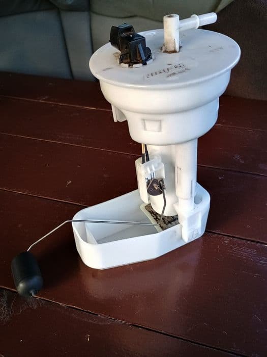 Oryginalna pompa paliwa Suzuki Kingquad 750