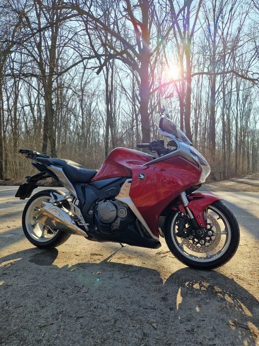 Honda VFR1200F bezwypadkowy, serwisowany + 3 kufry, dodatki