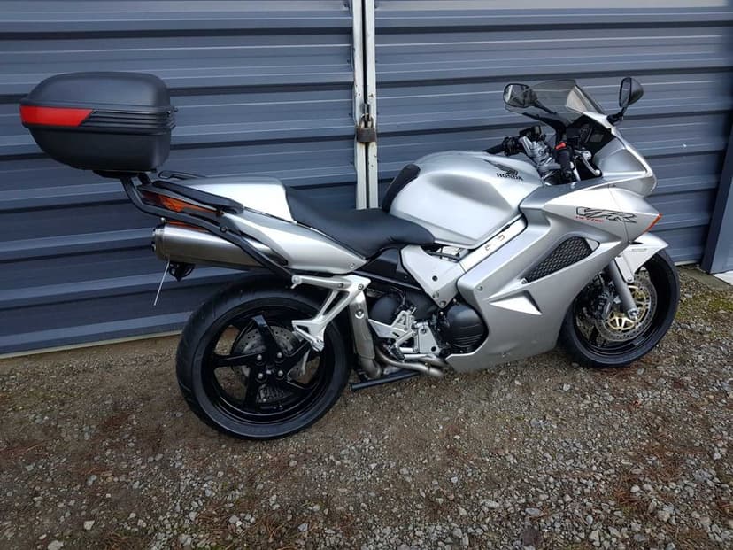 Honda VFR 800 V-Tec 03r RC46 Wtrysk FZS FZ8 GSXF 1250 GSF Bandit CBF
