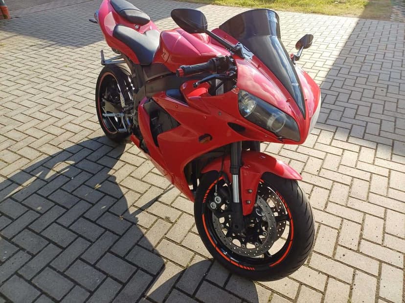 Yamaha R1 RN12 2005r
