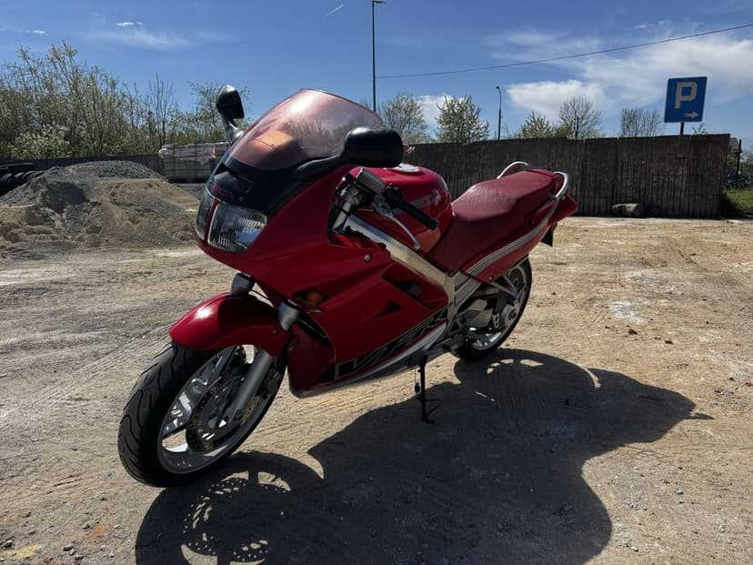 Honda VFR 750 RC36 1992r. 59tys bardzo zadbany z kufrem