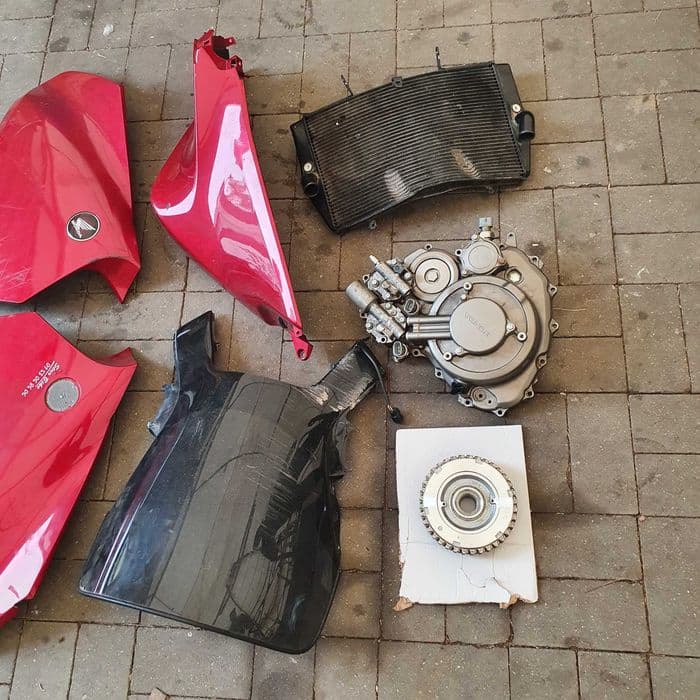 Części HONDA VFR 1200F owiewka czacha filtr dekiel pokrywa sprzęgło