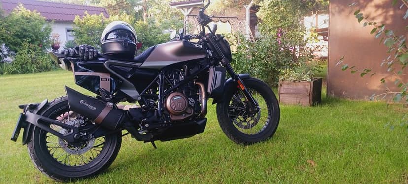 Husqvarna Svartpilen 701