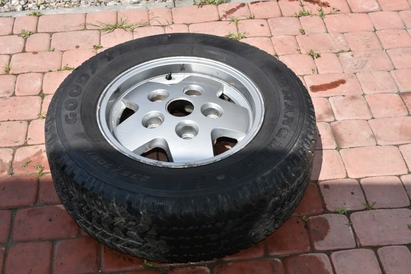 Koło 5x165,1 Land Rover 235/70/R16 16" Defender Discovery