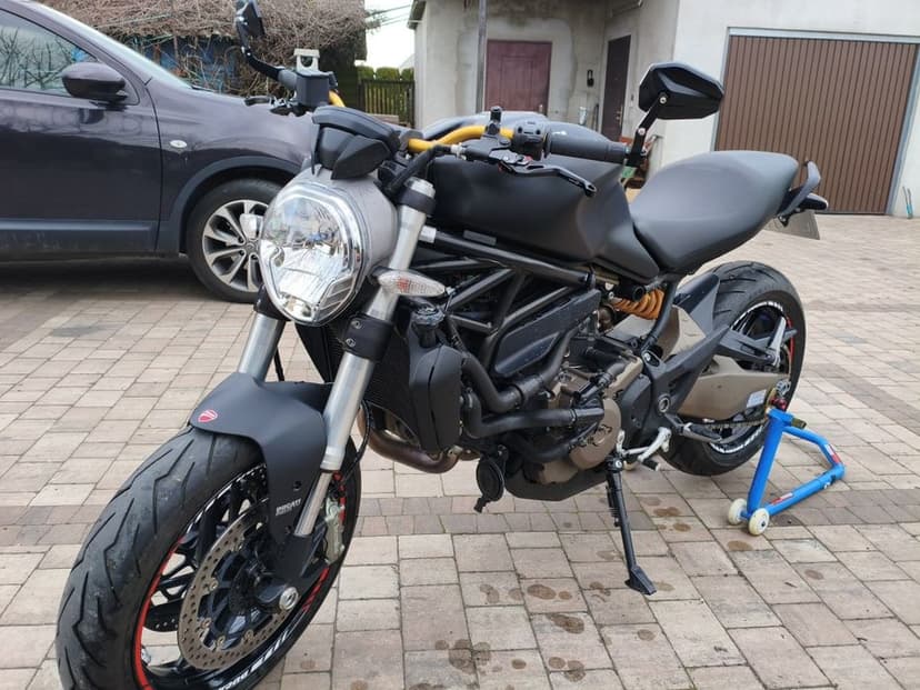 Ducati Monster 821